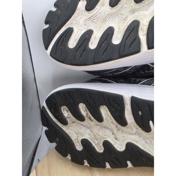ASICS Gel Cumulus 23 Men's Size 11.5 Black White Running Shoes Sneakers 1011B012 - Picture 11 of 13